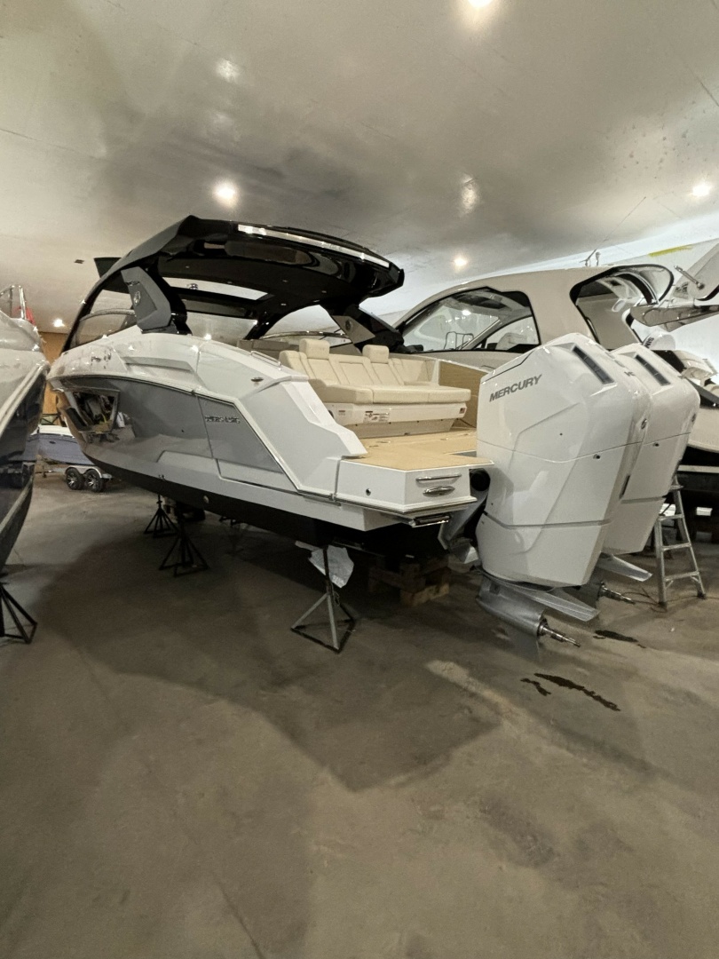Cruisers Yachts-42 GLS OB 2024 -Sag Harbor-New York-United States-6052784 | Thumbnail