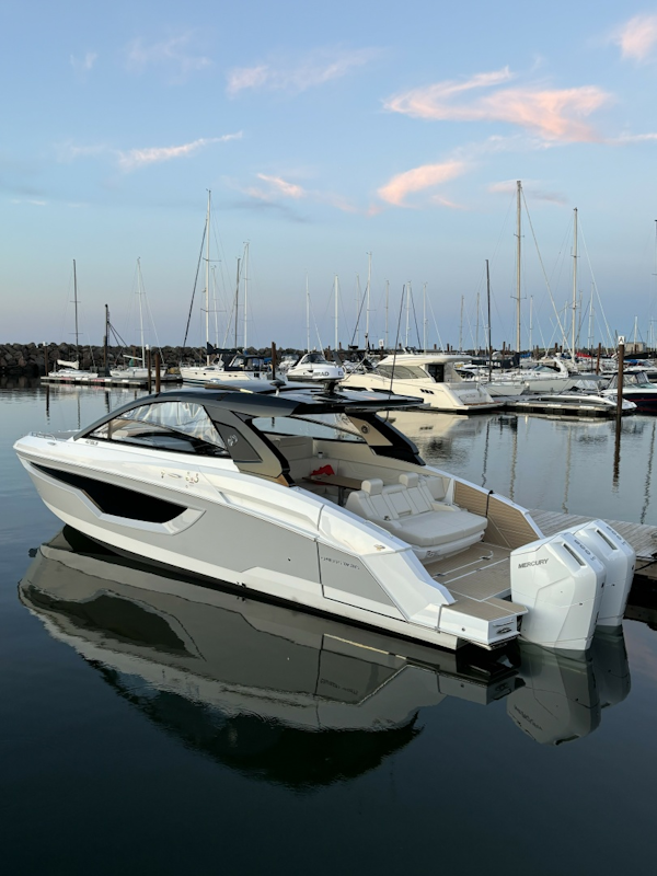 Cruisers Yachts-42 GLS OB 2024 -Sag Harbor-New York-United States-6052774