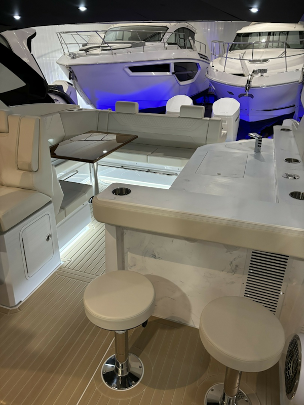 Cruisers Yachts-42 GLS OB 2024 -Sag Harbor-New York-United States-6052789