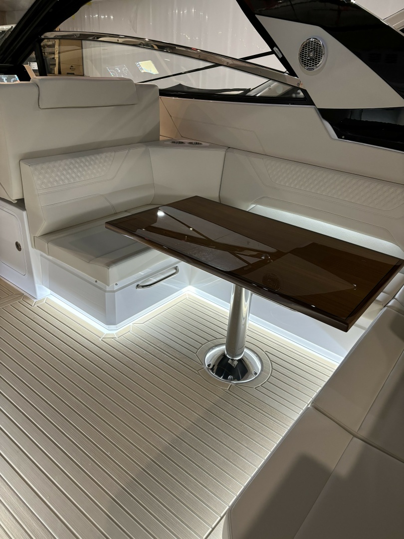 Cruisers Yachts-42 GLS OB 2024 -Sag Harbor-New York-United States-6052793 | Thumbnail