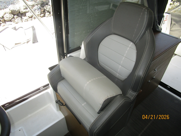 Jeanneau-895 2021-JennaDi Punta Gorda-Florida-United States-Jeanneau 895 helmseat-6052866