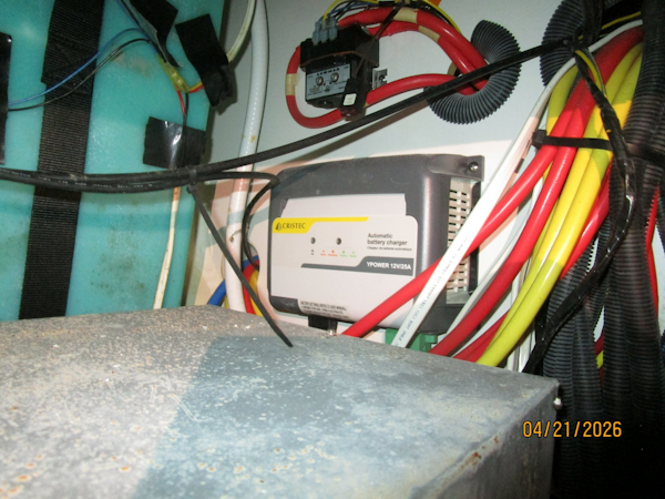 Jeanneau-895 2021-JennaDi Punta Gorda-Florida-United States-Jeanneau 895 battery charger-6052760