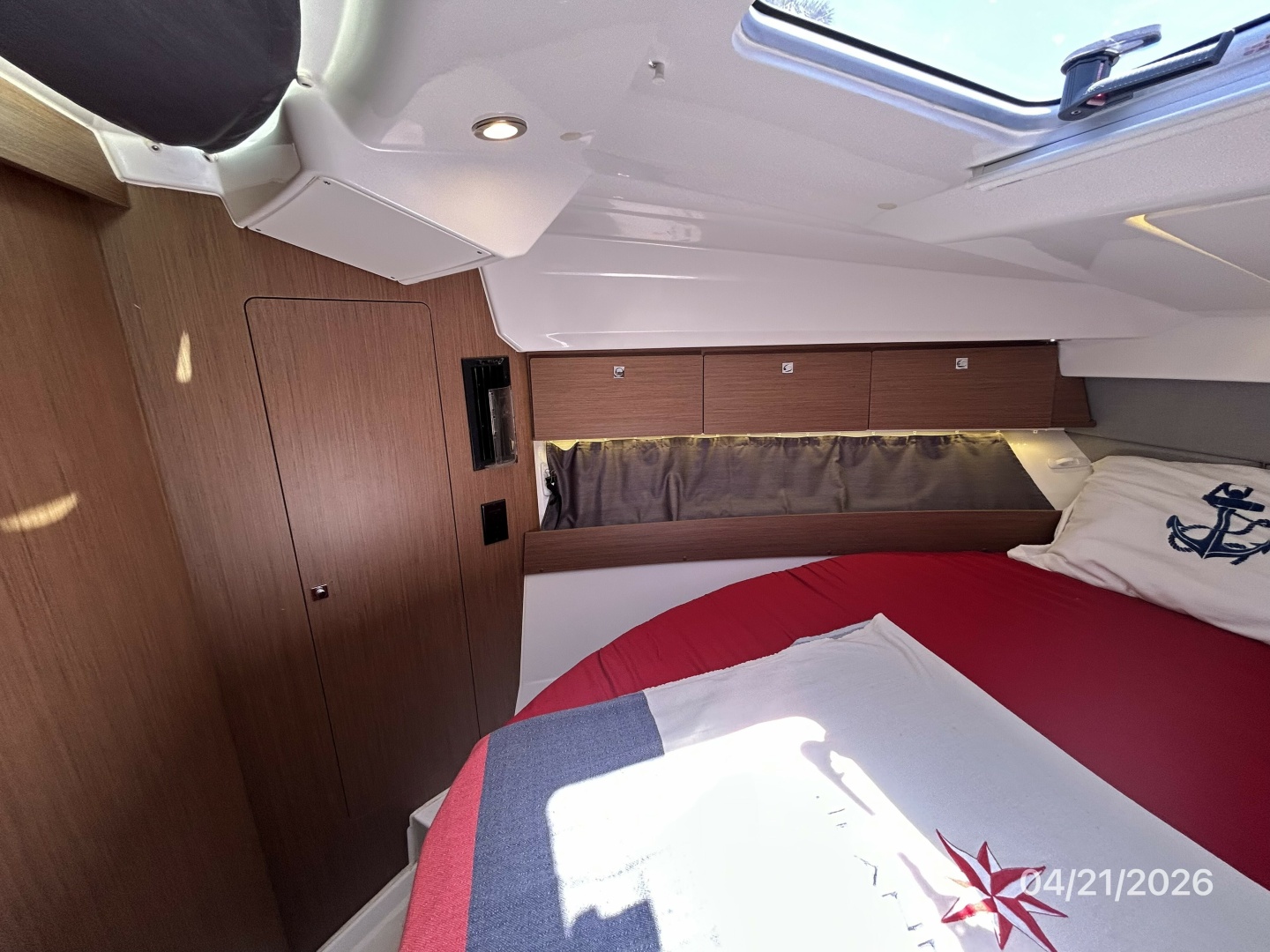Jeanneau-895 2021-JennaDi Punta Gorda-Florida-United States-Jeanneau 895 master stateroom port-6052901 | Thumbnail