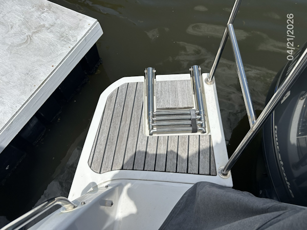 Jeanneau-895 2021-JennaDi Punta Gorda-Florida-United States-Jeanneau 895 starboard swimplatform-6052929