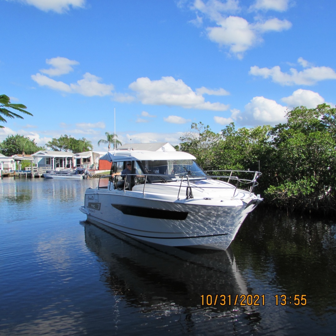Jeanneau-895 2021-JennaDi Punta Gorda-Florida-United States-Jeanneau 895 starboard forward profile1-6052923 | Thumbnail
