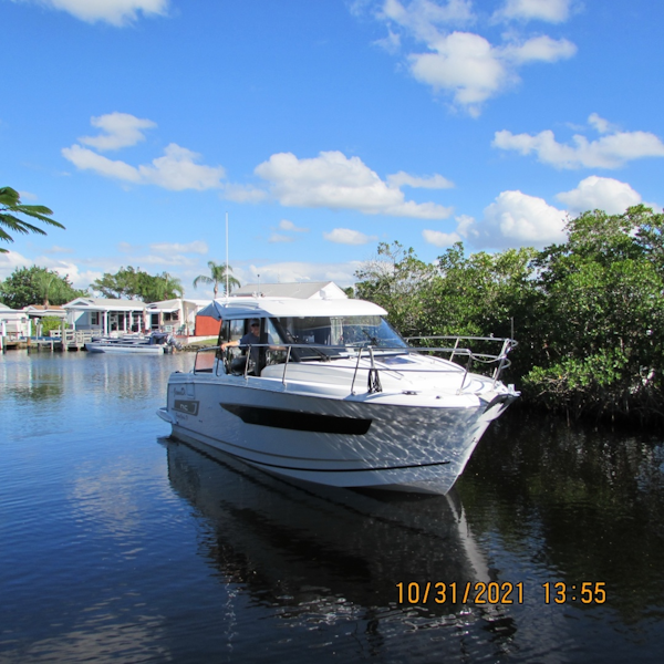 Jeanneau-895 2021-JennaDi Punta Gorda-Florida-United States-Jeanneau 895 starboard forward profile1-6052923