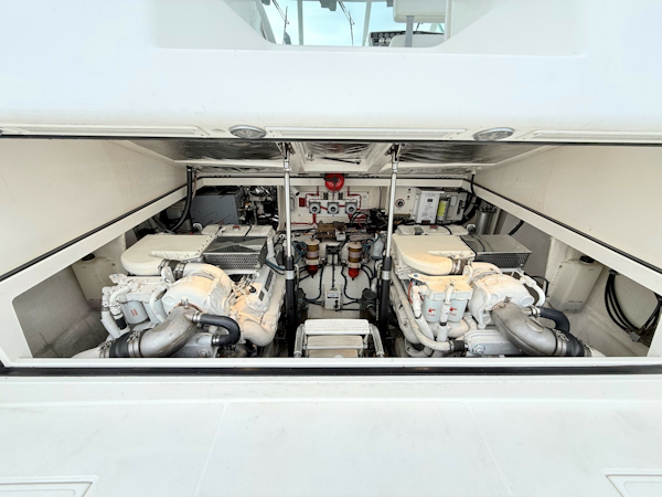Cabo-Express 1999-SCREAMIN EAGLE Niantic-Connecticut-United States-Cabo 35 SCREAMIN EAGLE  Engine-6079616