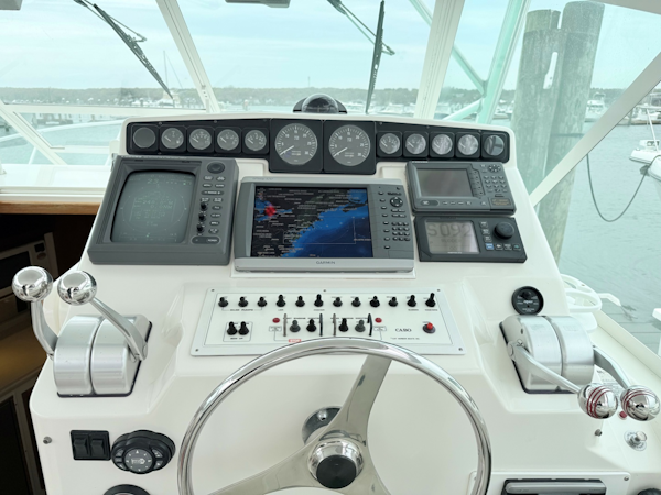 Cabo-Express 1999-SCREAMIN EAGLE Niantic-Connecticut-United States-Cabo 35 SCREAMIN EAGLE  Helm Station-6079600