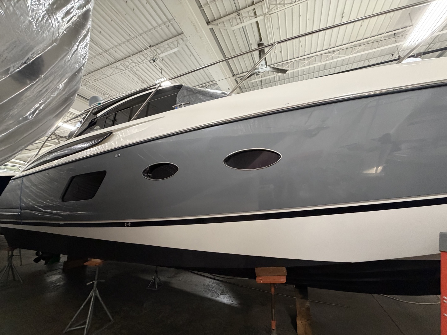 Princess-V39 2013-HOBNOBBIN Holland-Michigan-United States-6052944 | Thumbnail