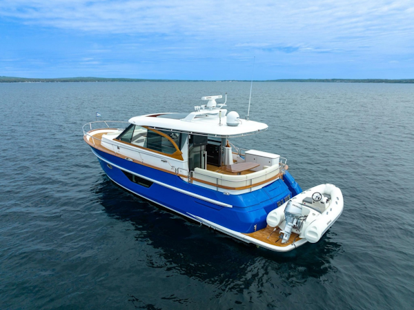 Burger-48 CUSTOM 2019-BLUE MILWAUKEE-Wisconsin-United States-6053454