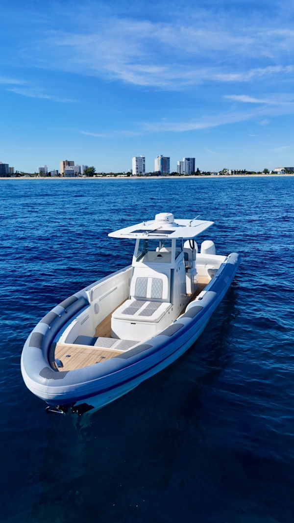 Ocean 1-370 2022 -Ft Lauderdale-Florida-United States-6053598