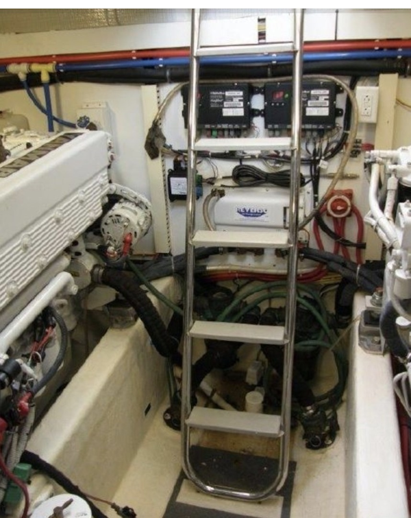 Sabre-42 Express 2005 -Branford-Connecticut-United States-engine room ladder-6152199