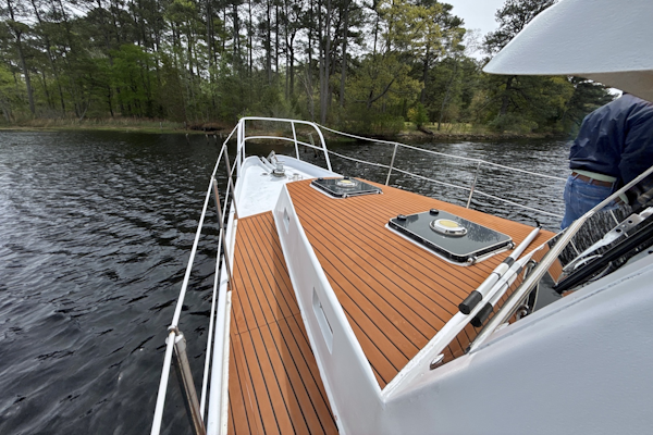MetalCraft 1985-SYLPHIDE Chesapeake-Virginia-United States-Foredeck-6054825