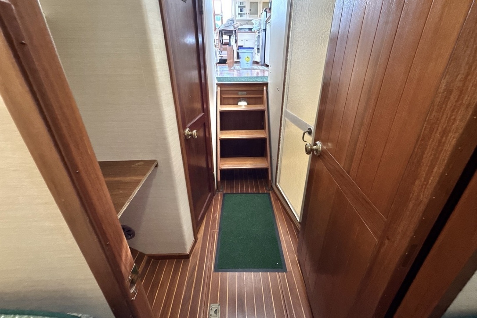 MetalCraft 1985-SYLPHIDE Chesapeake-Virginia-United States-Forward Companionway-6054822 | Thumbnail