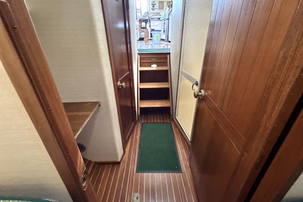 MetalCraft 1985-SYLPHIDE Chesapeake-Virginia-United States-Forward Companionway-6054822