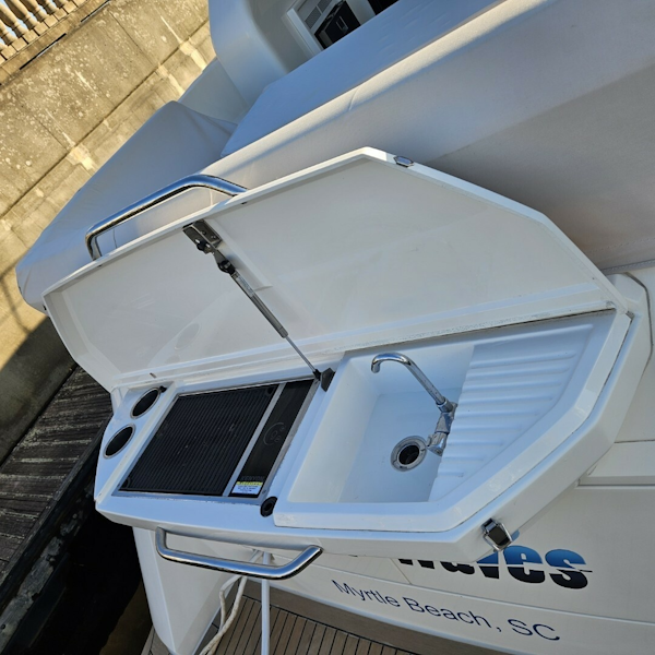 Carver-C37  Coupe 2020-Makin Waves Myrtle Beach-South Carolina-United States-6054862