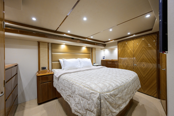 Viking-Convertible 2014-DESPERADO Virginia Beach-Virginia-United States-Viking 70 DESPERADO  Master Stateroom-6056772