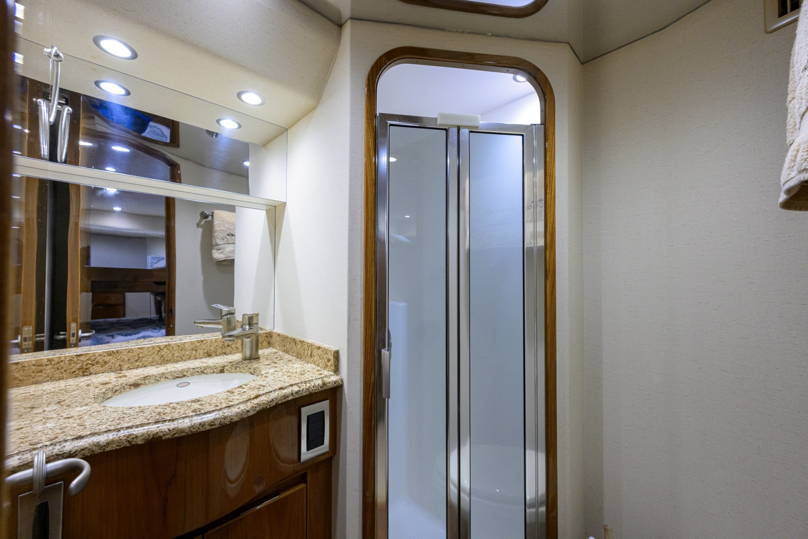 Viking-Convertible 2014-DESPERADO Virginia Beach-Virginia-United States-Viking 70 DESPERADO  Crew Head-6056794 | Thumbnail
