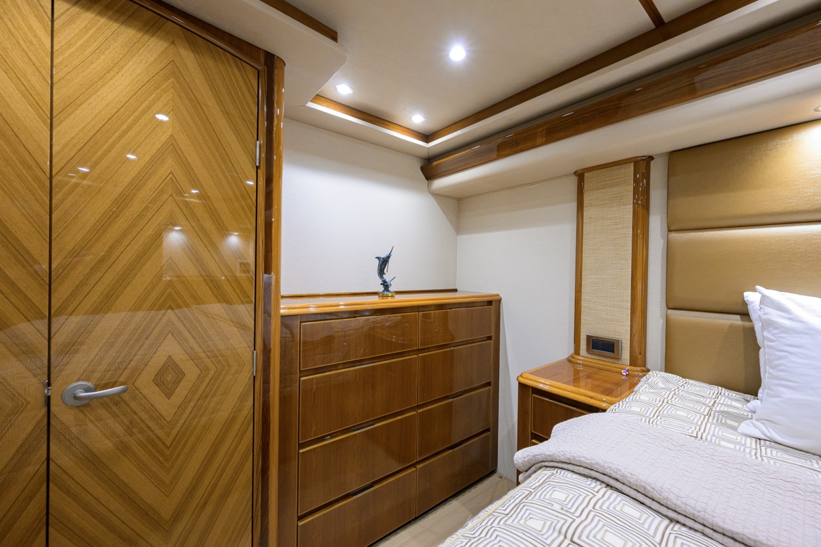 Viking-Convertible 2014-DESPERADO Virginia Beach-Virginia-United States-Viking 70 DESPERADO  Master Stateroom-6056774 | Thumbnail