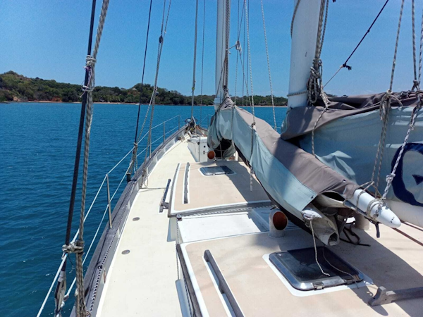 Custom-FS50 2010 -Nosy Be-Madagascar-6056156