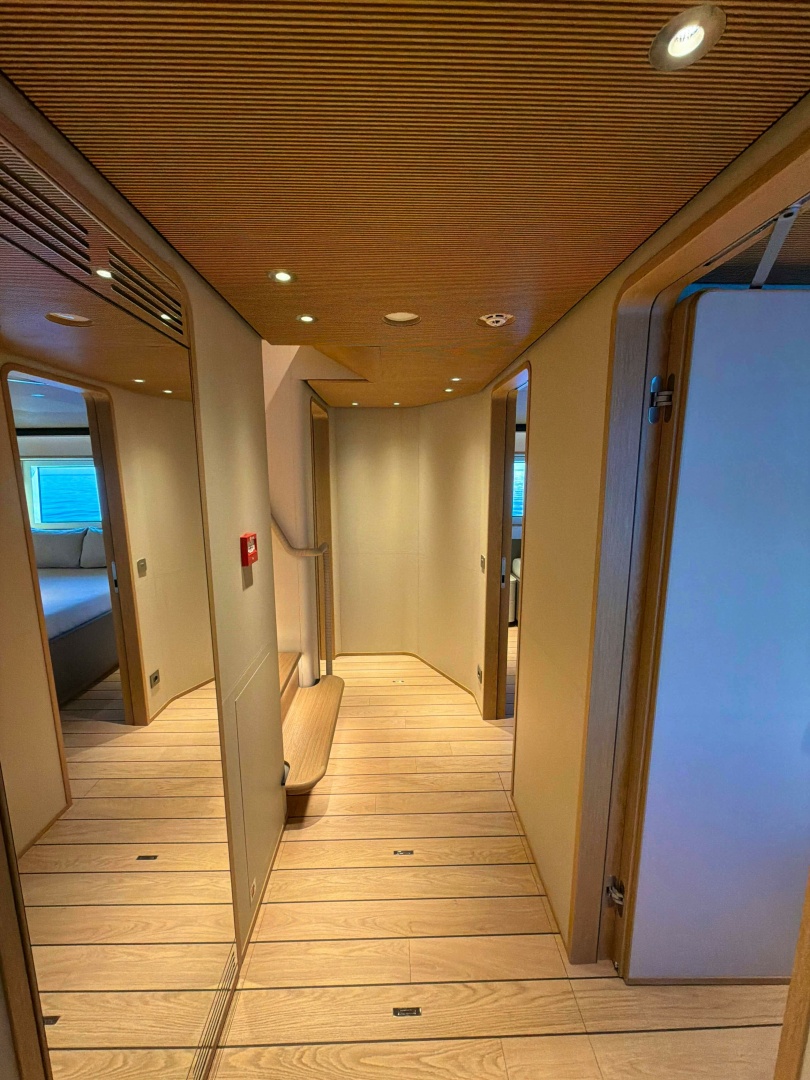 Custom Line 2025-LA VETTA Florida-United States-6059830 | Thumbnail