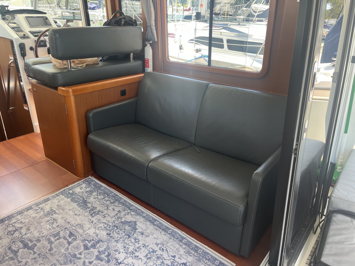 Beneteau-Swift Trawler 34 2015-Silver Lining Deltaville-Virginia-United States-Salon Sofa-6106034 | Thumbnail