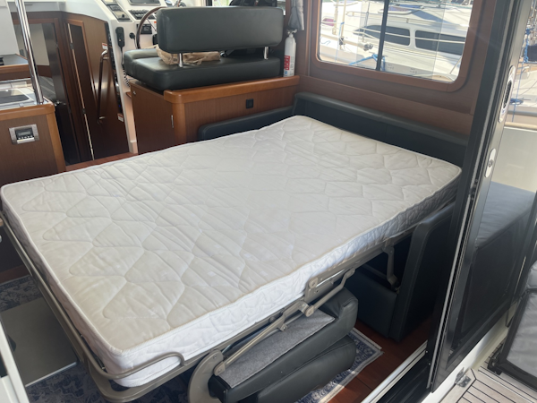 Beneteau-Swift Trawler 34 2015-Silver Lining Deltaville-Virginia-United States-Salon Sofa Bed-6106035
