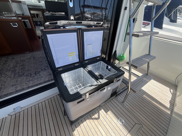 Beneteau-Swift Trawler 34 2015-Silver Lining Deltaville-Virginia-United States-Cockpit Refrig3-6105997