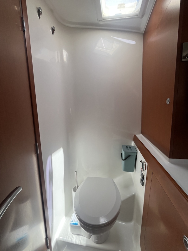 Beneteau-Swift Trawler 34 2015-Silver Lining Deltaville-Virginia-United States-Head-6105986