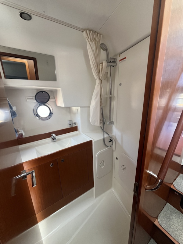 Beneteau-Swift Trawler 34 2015-Silver Lining Deltaville-Virginia-United States-Shower-6105987