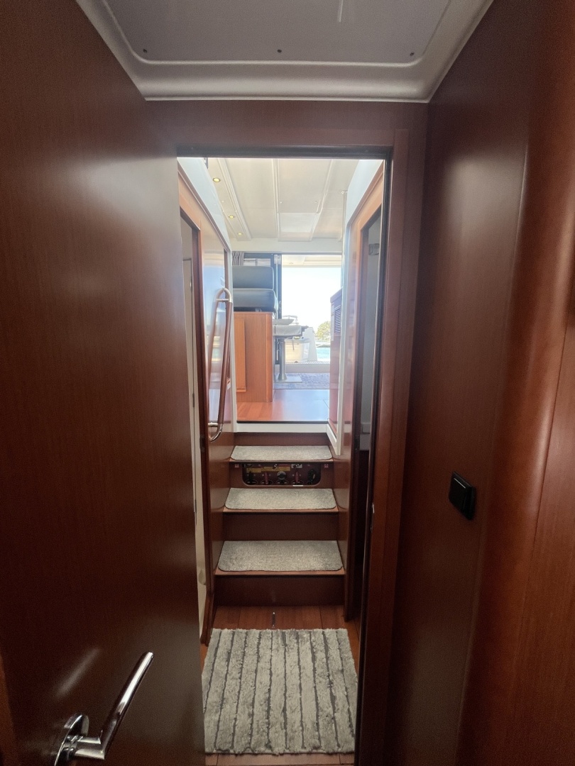 Beneteau-Swift Trawler 34 2015-Silver Lining Deltaville-Virginia-United States-Steps To Salon-6105981 | Thumbnail