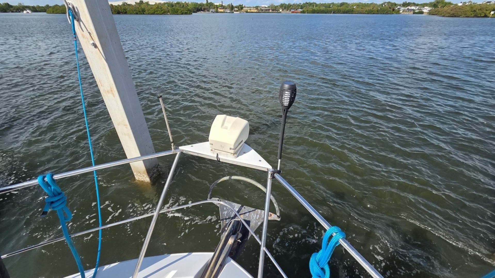 Carver-405 Aft Cabin Motor Yacht 1998-I Swear Gibsonton-Florida-United States-Bow-6060855 | Thumbnail