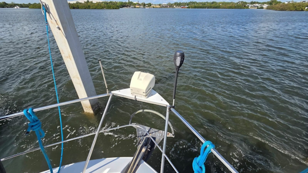 Carver-405 Aft Cabin Motor Yacht 1998-I Swear Gibsonton-Florida-United States-Bow-6060855
