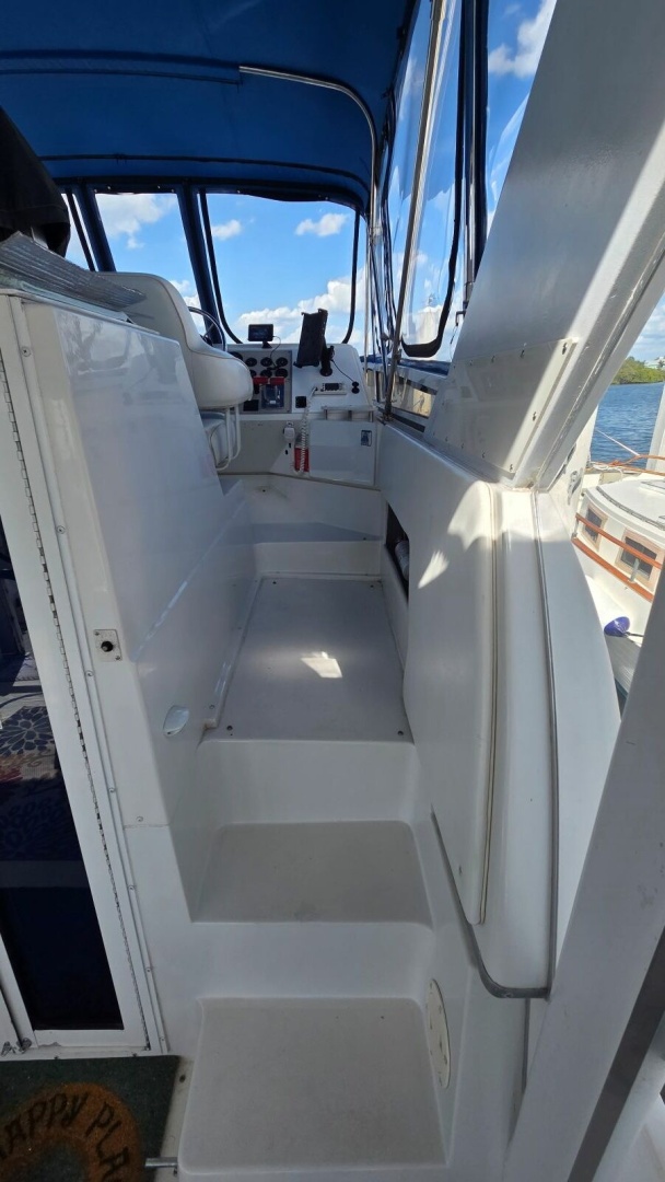 Carver-405 Aft Cabin Motor Yacht 1998-I Swear Gibsonton-Florida-United States-Aft Deck Flybridge Access-6060840 | Thumbnail
