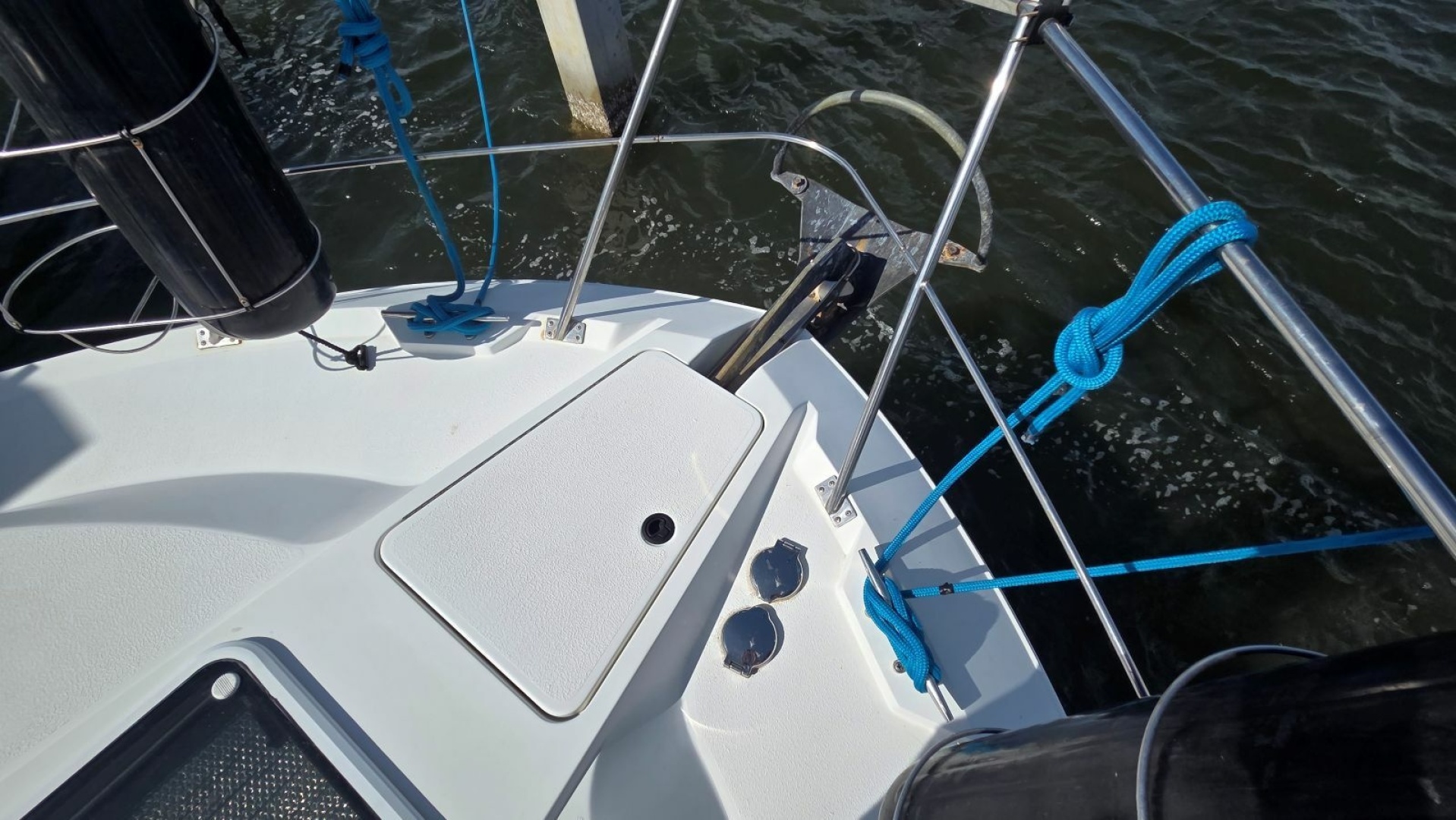 Carver-405 Aft Cabin Motor Yacht 1998-I Swear Gibsonton-Florida-United States-Bow-6060854 | Thumbnail