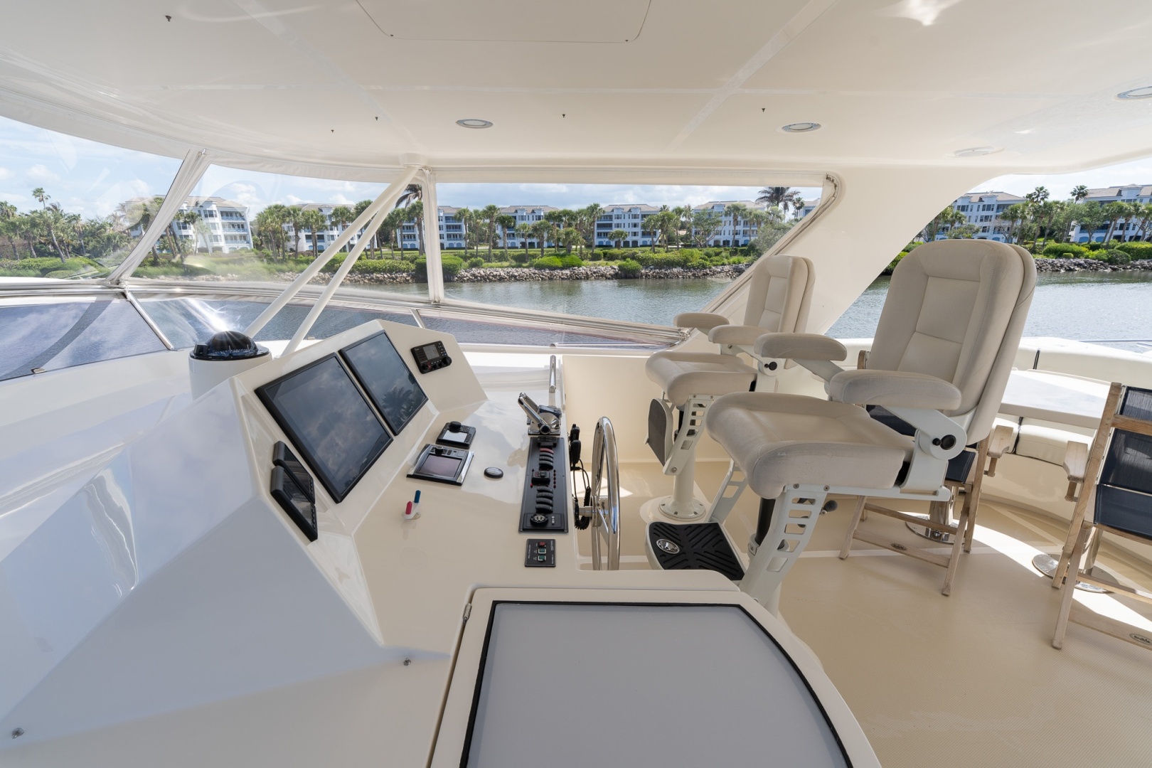 Marlow-Explorer 58E 2016-BUOYANT FORCE Vero Beach-Florida-United States-FLYBRIDGE HELM FACING STBD-6060781 | Thumbnail