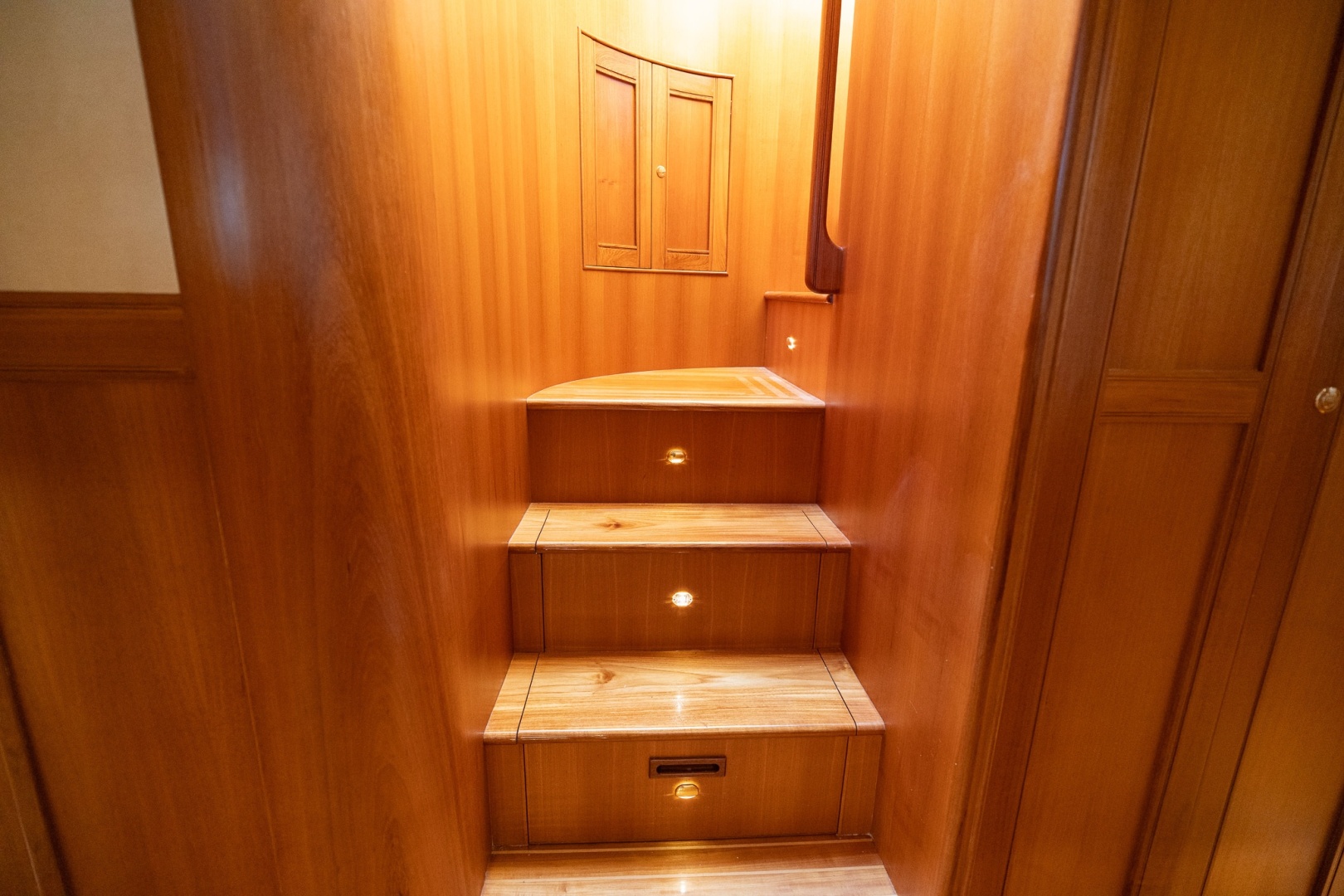 Marlow-Explorer 58E 2016-BUOYANT FORCE Vero Beach-Florida-United States-COMPANIONWAY STAIRS-6060754 | Thumbnail