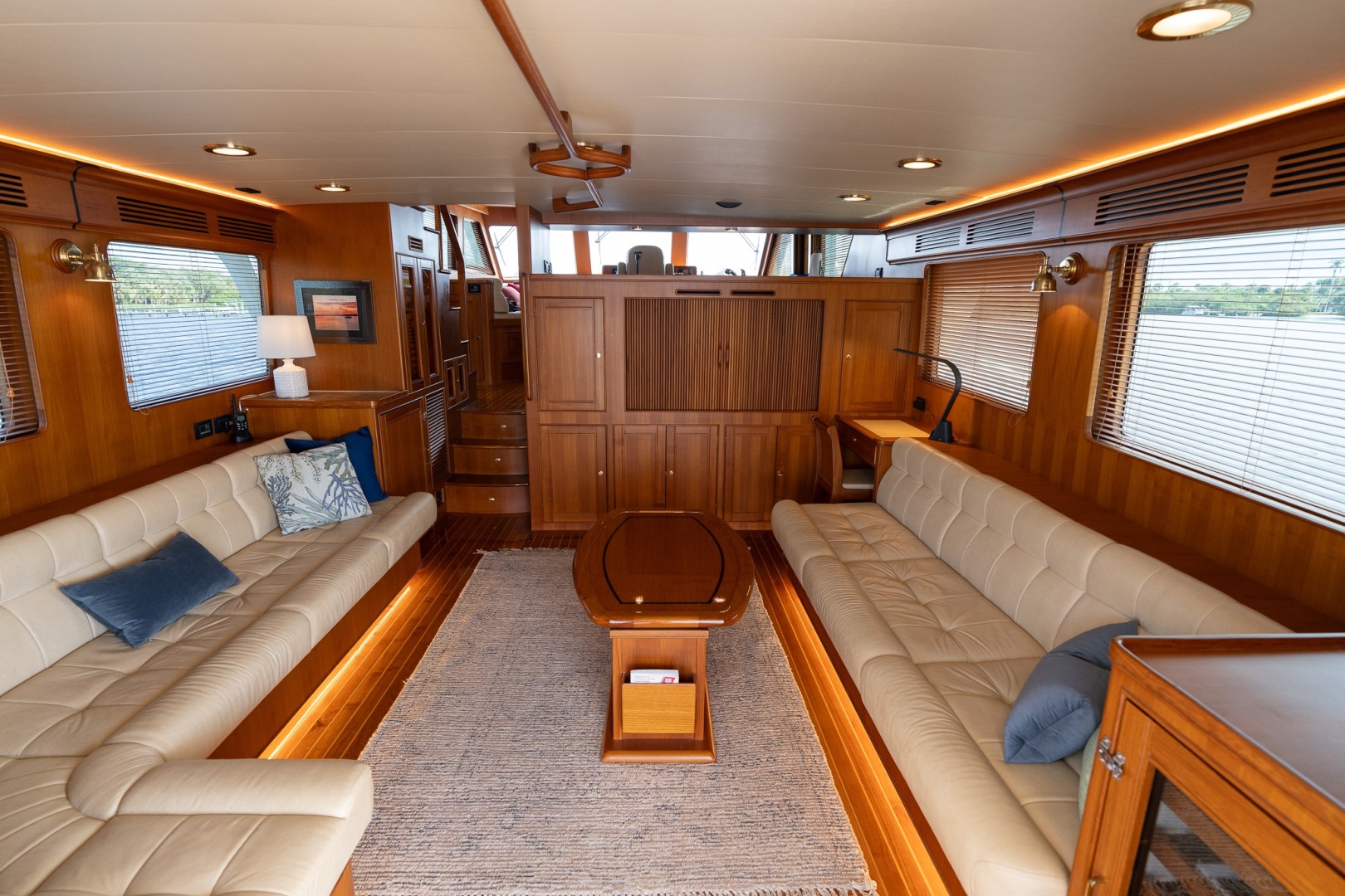 Marlow-Explorer 58E 2016-BUOYANT FORCE Vero Beach-Florida-United States-SALON FWD-6060725 | Thumbnail