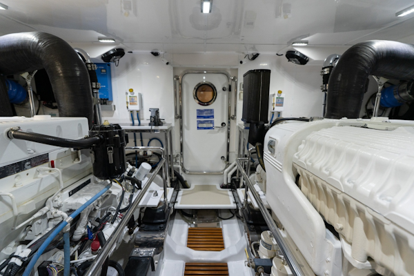 Marlow-Explorer 58E 2016-BUOYANT FORCE Vero Beach-Florida-United States-ENGINE ROOM AFT-6060821