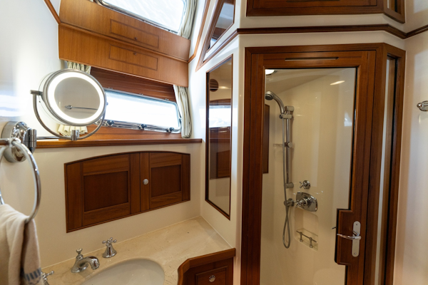 Marlow-Explorer 58E 2016-BUOYANT FORCE Vero Beach-Florida-United States-VIP HEAD AFT-6060761