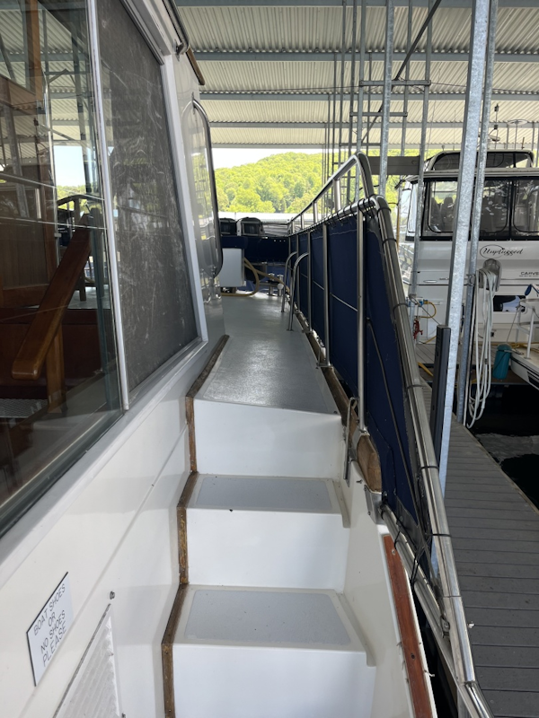 Grand Banks-49 Motor Yacht 1987 -Ten Mile-Tennessee-United States-Port Steps To Aft Deck-6089081