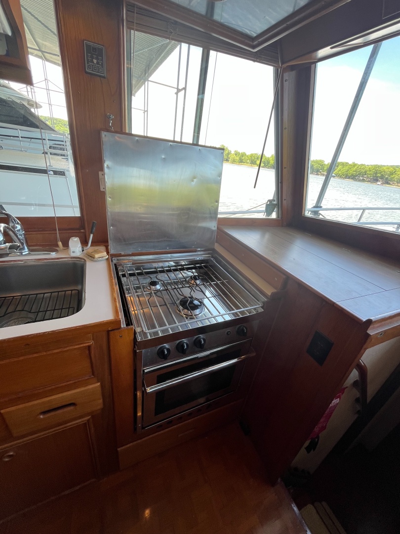 Grand Banks-49 Motor Yacht 1987 -Ten Mile-Tennessee-United States-Stove-6088712 | Thumbnail