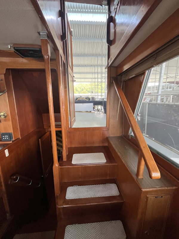 Grand Banks-49 Motor Yacht 1987 -Ten Mile-Tennessee-United States-Salon Steps To Aft Deck-6088714
