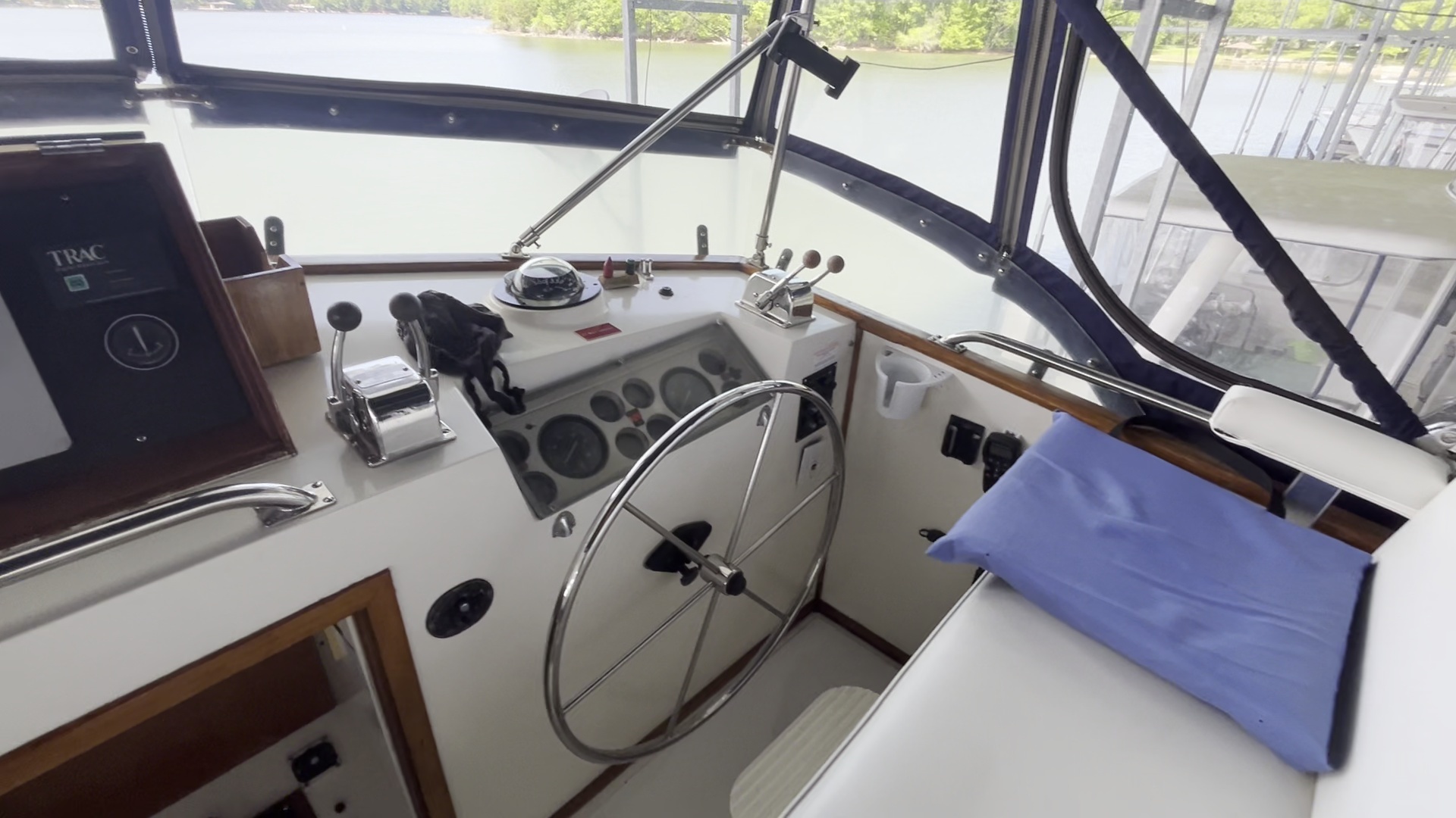 Grand Banks-49 Motor Yacht 1987 -Ten Mile-Tennessee-United States-Phoenix Upper Helm2-6105420 | Thumbnail