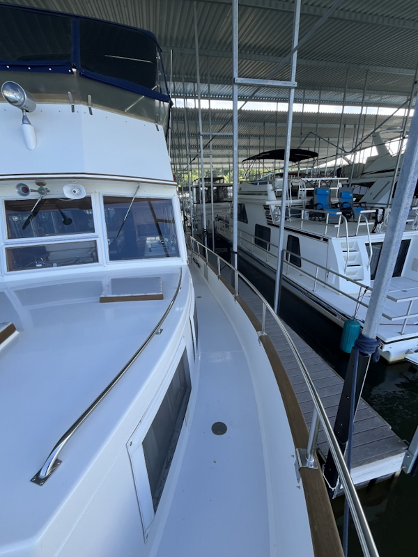 Grand Banks-49 Motor Yacht 1987 -Ten Mile-Tennessee-United States-Bow Facing Aft From Port Side-6089076