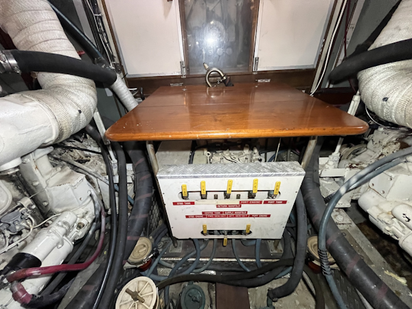 Grand Banks-49 Motor Yacht 1987 -Ten Mile-Tennessee-United States-Fuel Manifold-6088873