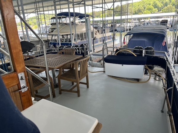 Grand Banks-49 Motor Yacht 1987 -Ten Mile-Tennessee-United States-Aft Deck From Port Steps-6087066