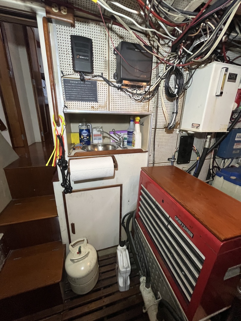 Grand Banks-49 Motor Yacht 1987 -Ten Mile-Tennessee-United States-Engine Room 6-6089065 | Thumbnail