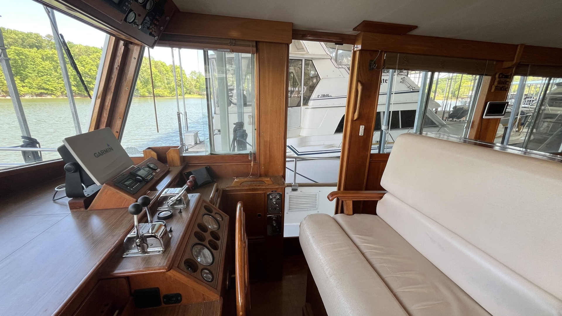 Grand Banks-49 Motor Yacht 1987 -Ten Mile-Tennessee-United States-Lower Helm 3-6087005 | Thumbnail