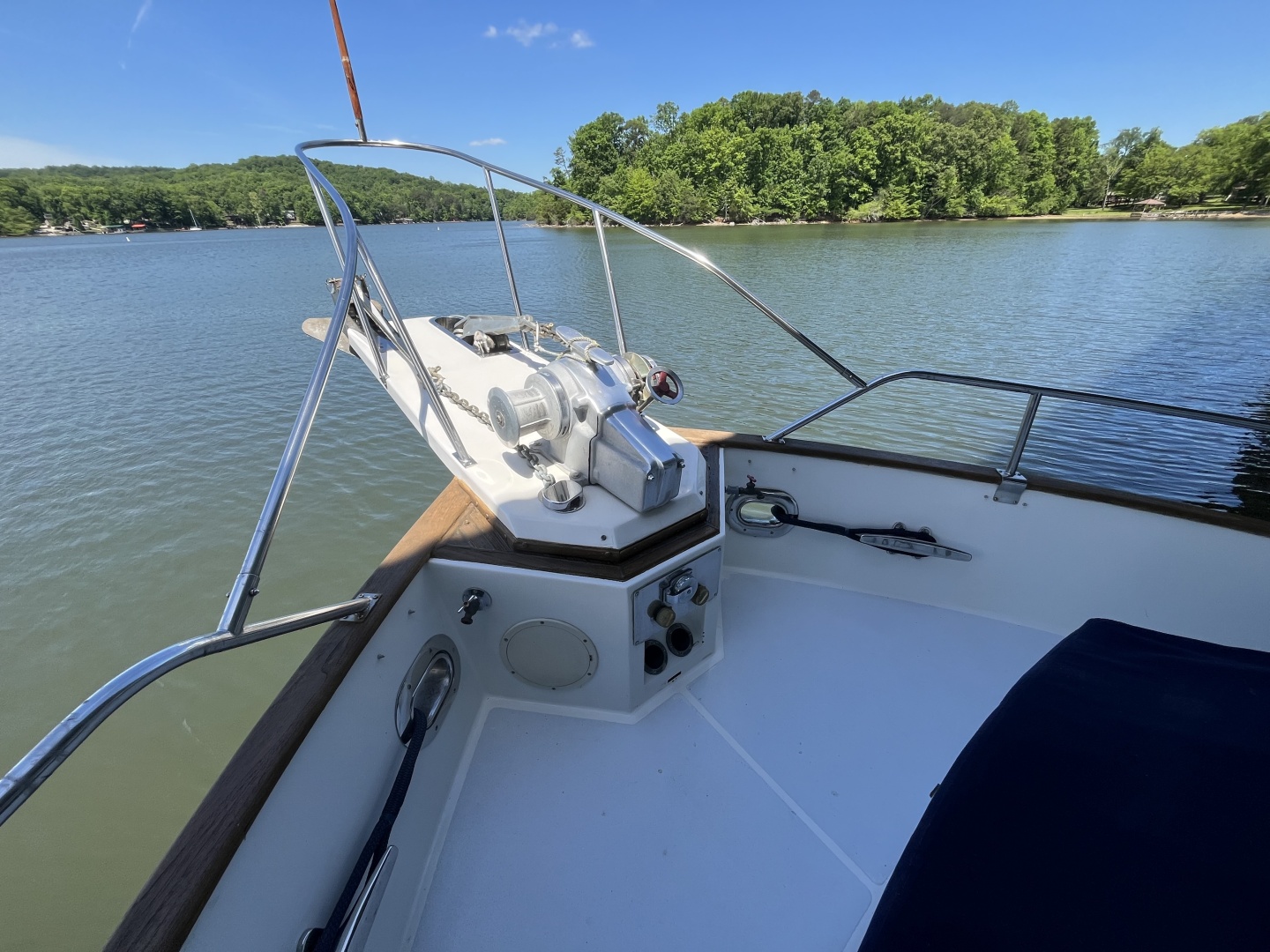 Grand Banks-49 Motor Yacht 1987 -Ten Mile-Tennessee-United States-Windlass 2-6087044 | Thumbnail